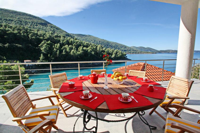 Beachfront Luxury Villa with Private Pool and Stunning Sea Views - foto 27