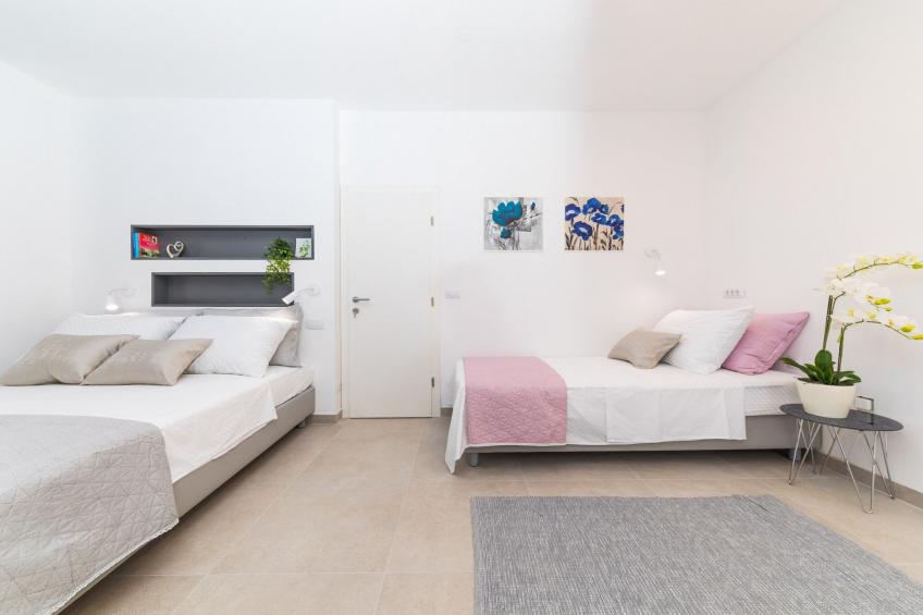 Scenic Elegant Trogir Villa with Pool - Five Bedroom Villa - foto 24