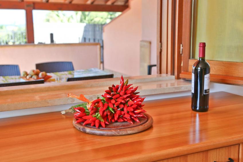 Helle mediterrane Villa mit Veranda und Garten - foto 6