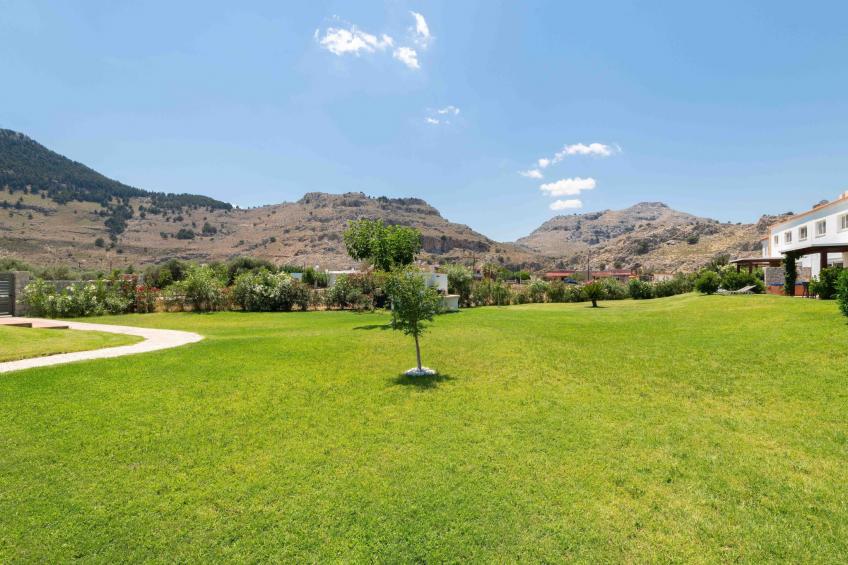 Haus in Kolympia mit Parkplatz und Bergblick - foto 7