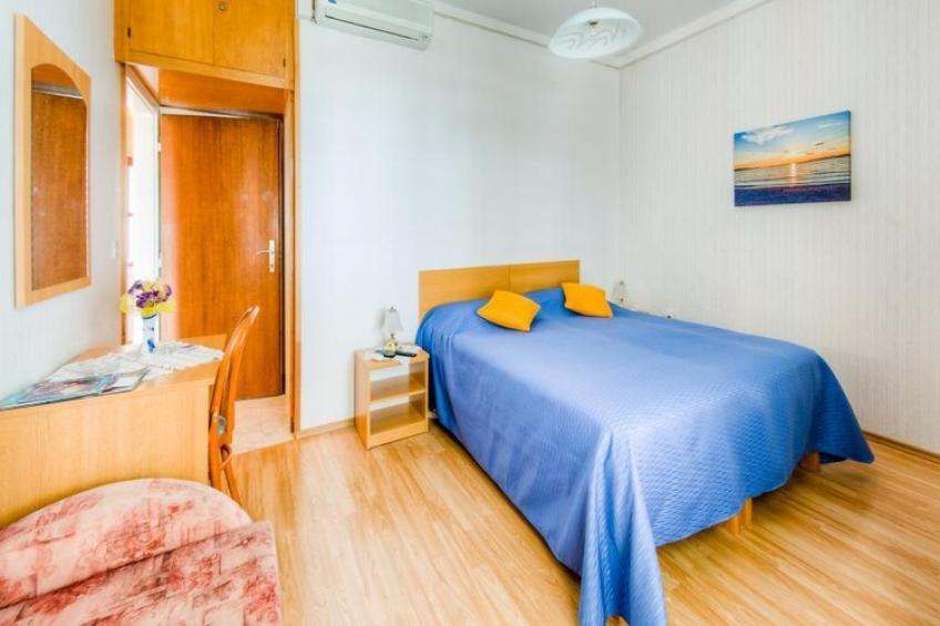 Guest House Villa Nina- Superior Triple Room with Balcony and Sea View (S2 - plava) - foto 4