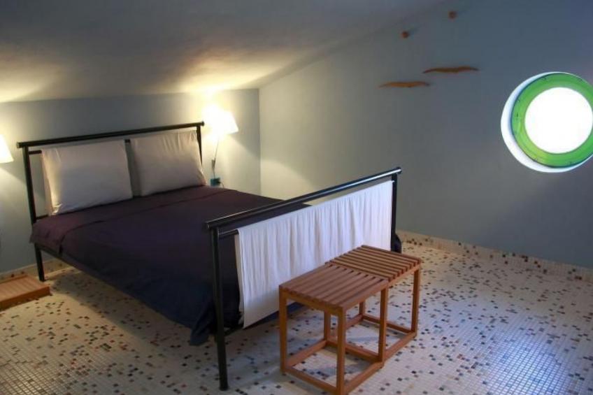 Studio mit Balkonblick ins bergige Grüne - foto 10