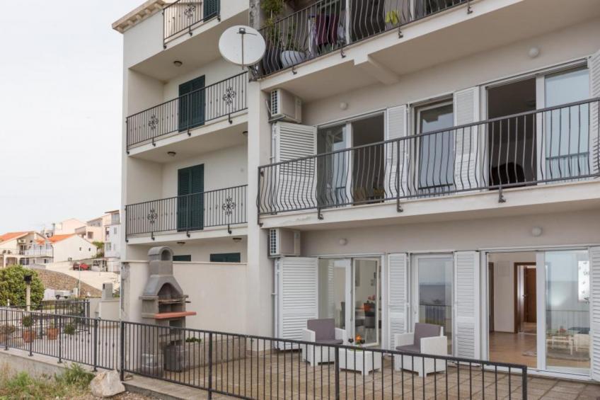 Apartments Manuela - One-Bedroom Apartment with Balcony and Sea View (A2+2)