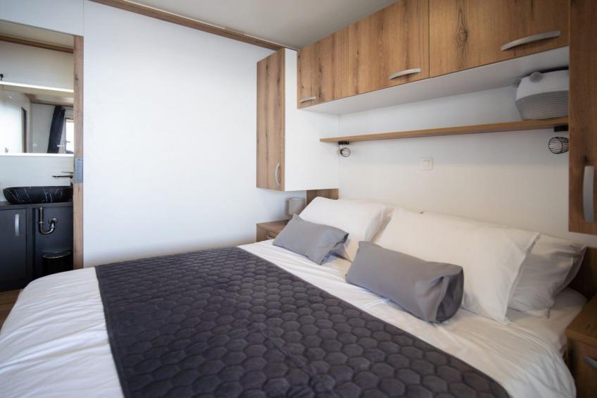 Seaside Deluxe Escape at Klenovica Camping - Two Bedroom Mobile Home with Hot-Tub  (owner 419) - foto 13