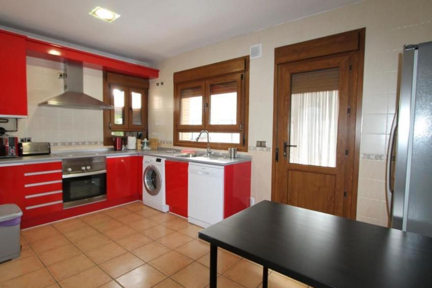 in Seseña mit großem Garten - foto 19