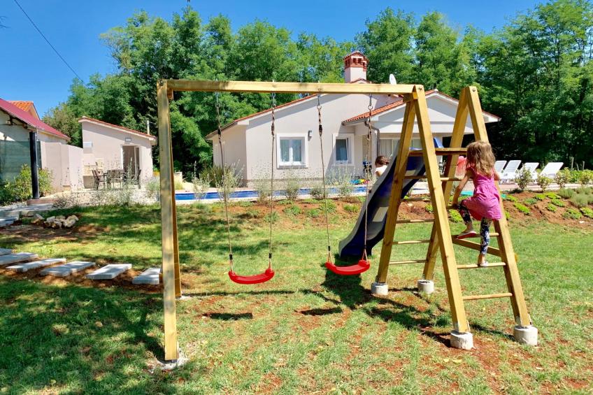 Charmante Villa mit gepflegtem Garten und beheiztem Pool - foto 34