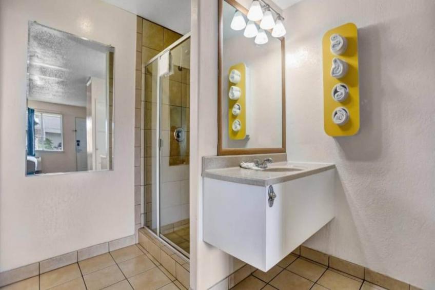 3 Full Beds  Suite Non-Smoking - foto 17