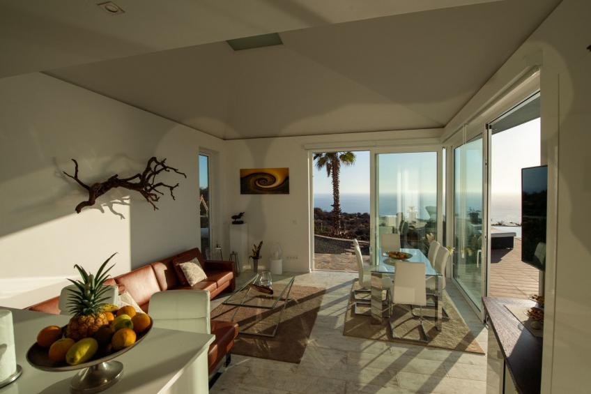 Moderne Architekten-Villa mit Infinity-Pool und Meerblick - foto 18