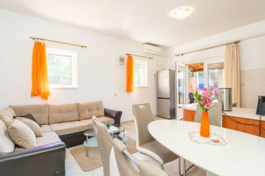 Beachfront Apartment house Hon with pool - foto 21