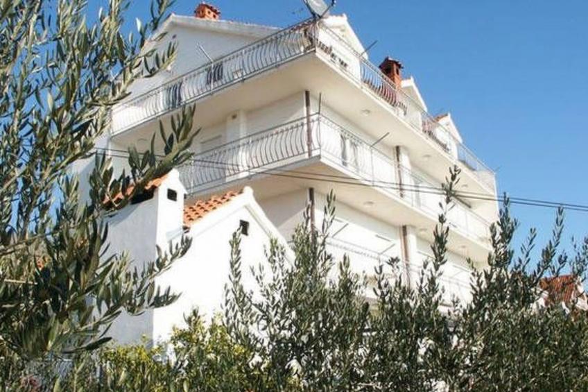 in Seget Donji mit Garten und Grill