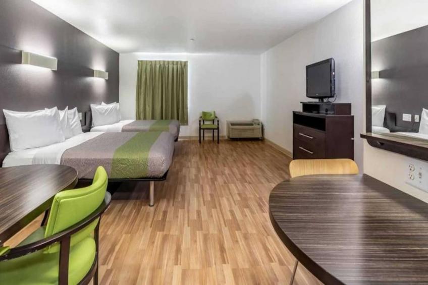 2 Full Beds  Non-Smoking Kitchen - foto 6