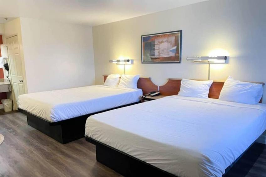 2 Queen Beds  Non-Smoking Micfridge - foto 5