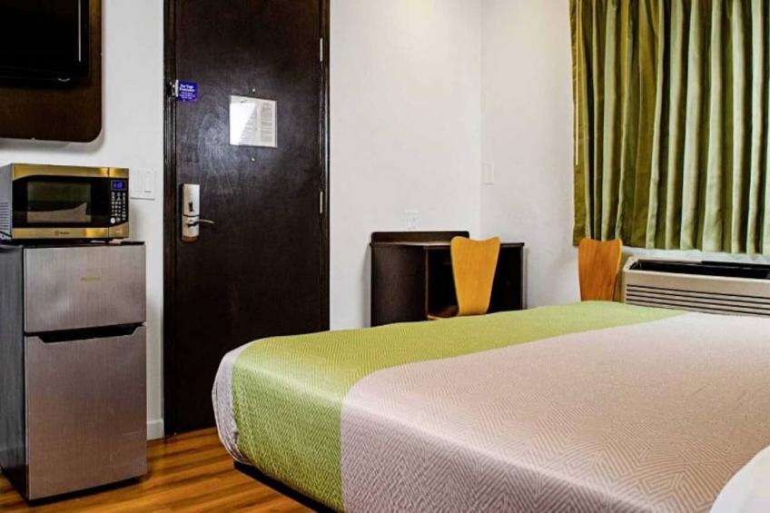 1 QUEEN BED  NON-SMOKING - foto 16