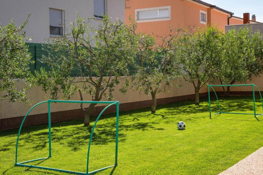 Schöne Villa in ruhiger Stadt mit Pool und BBQ - foto 36
