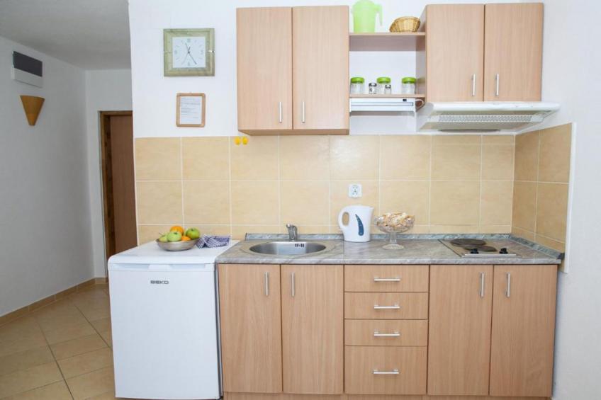 Charming Seaside Escape in Kotor - One Bedroom Apartment with Sea View 2 - foto 3