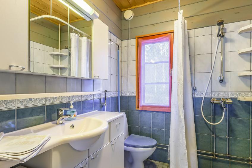 Riutankolo, mustosen lomamökit - foto 17