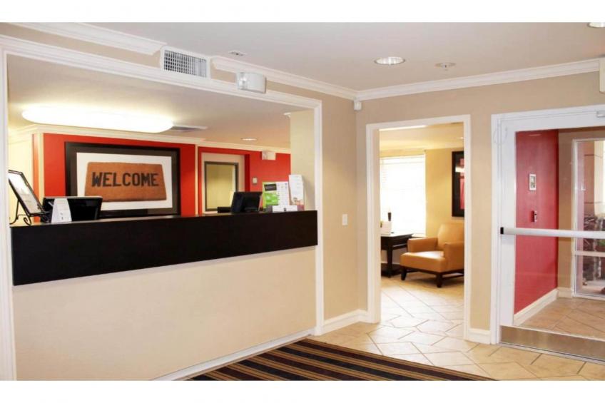 1 Queen Bed  Non-Smoking Kitchen