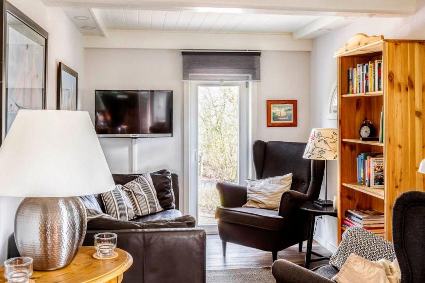 Reetdachhaus inmitten von Wiesen und Feldern - foto 12