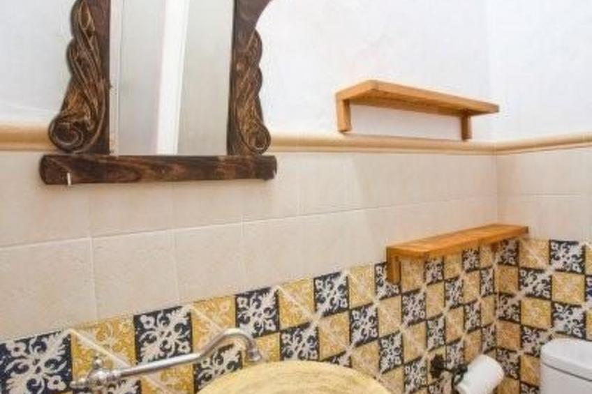 Haus mit integrierter Felswand und Jacuzzi - foto 14