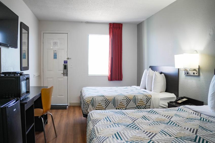 2 Queen Beds  Non-Smoking Micfridge - foto 34