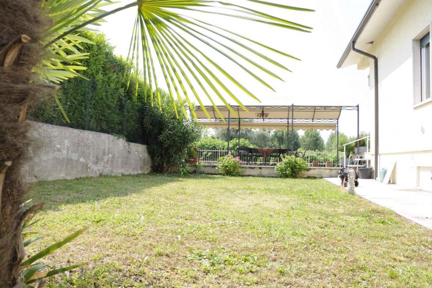 Vakantiewoning Appartement met privétuin op een gunstige locatie aan het meer - VW-2ZFCN - foto 5