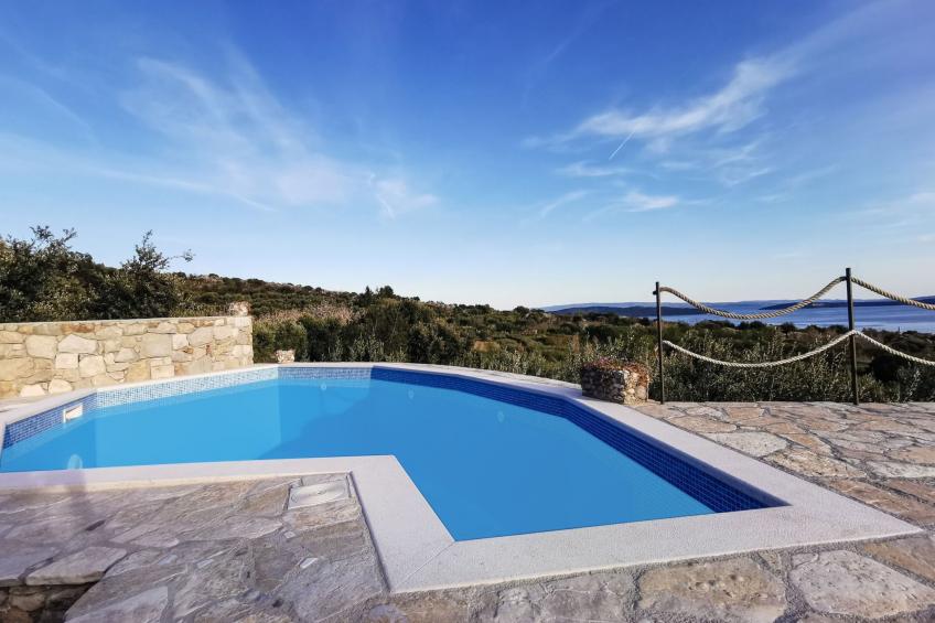 in Kaštel Lukšić mit großer Terrasse und Bergblick - foto 9