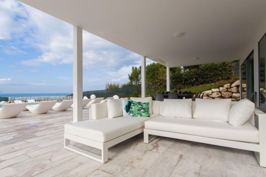 Weiße Luxusvilla - foto 36