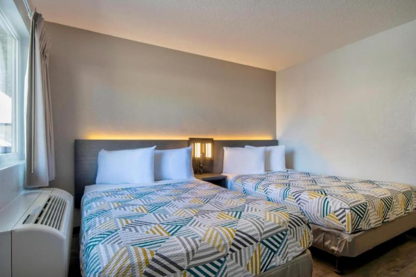 2 Full Beds  Non-Smoking - foto 21