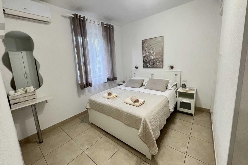 Apartmani Vela Makarska - Studio With Garden View - foto 25