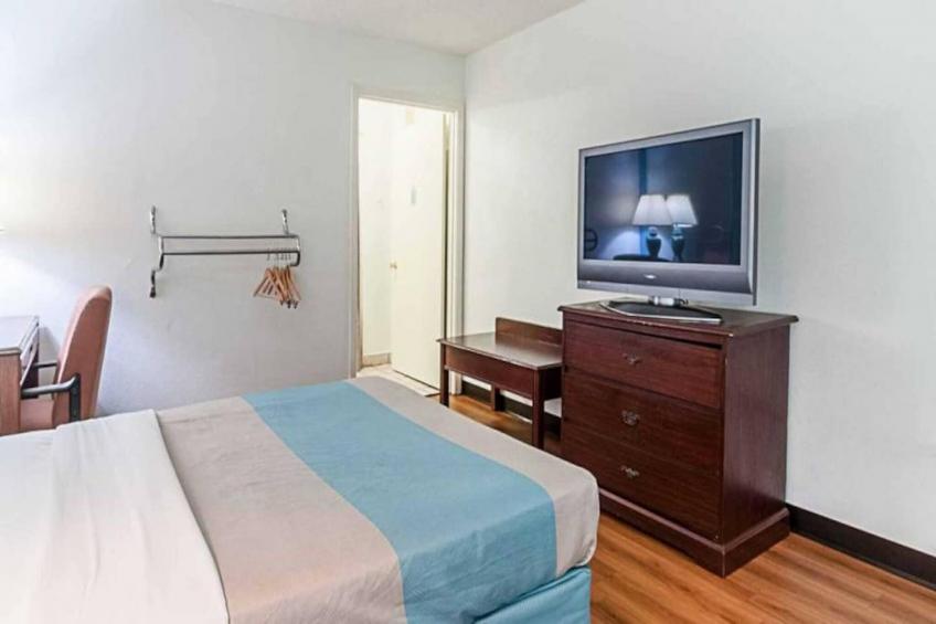 1 Queen Beds  Non-Smoking - foto 10