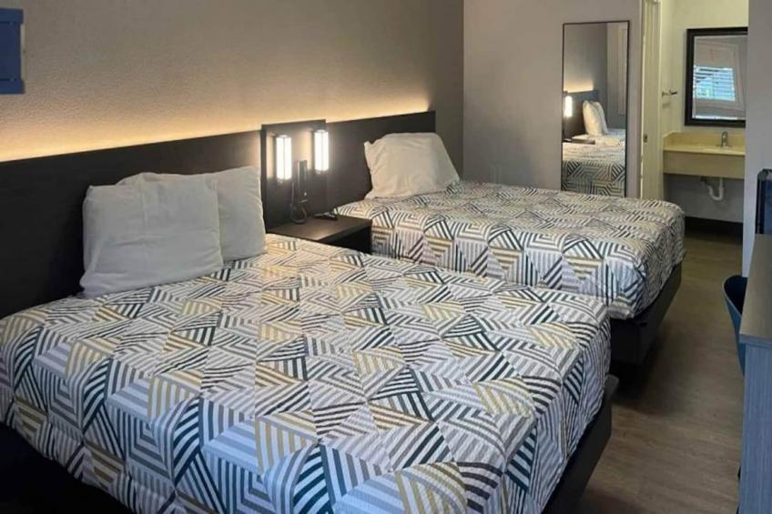2 Queen Beds  Non-Smoking Micfridge - foto 5