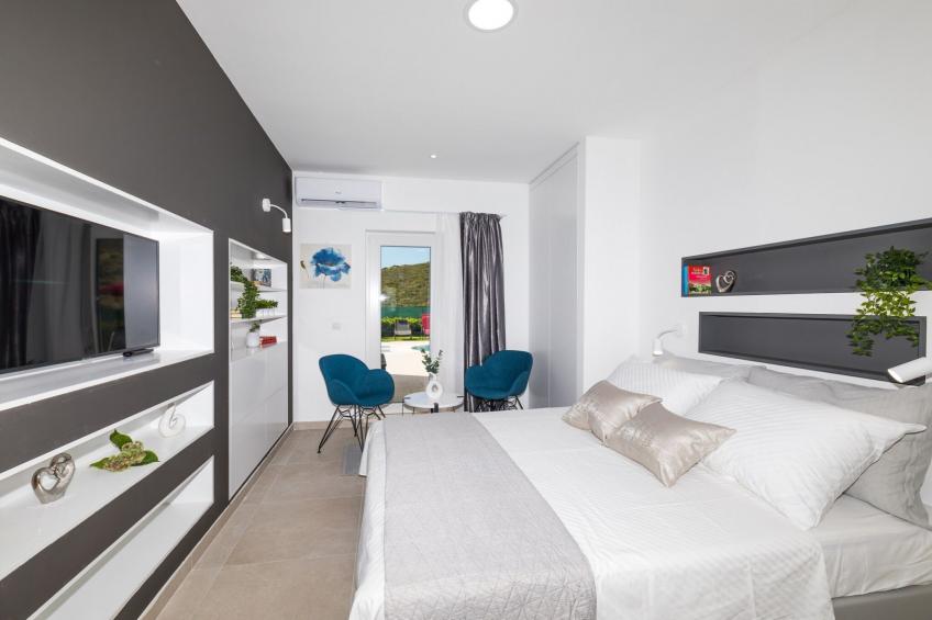 Scenic Elegant Trogir Villa with Pool - Five Bedroom Villa - foto 34