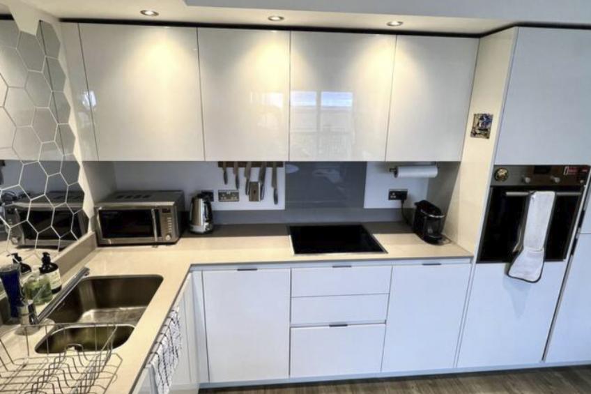 für 2 Personen ca. 300 m² in London-Harrow, London - foto 21