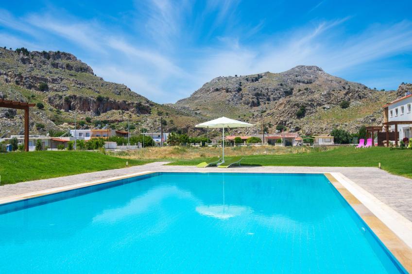 Haus in Kolympia mit Parkplatz und Bergblick - foto 17