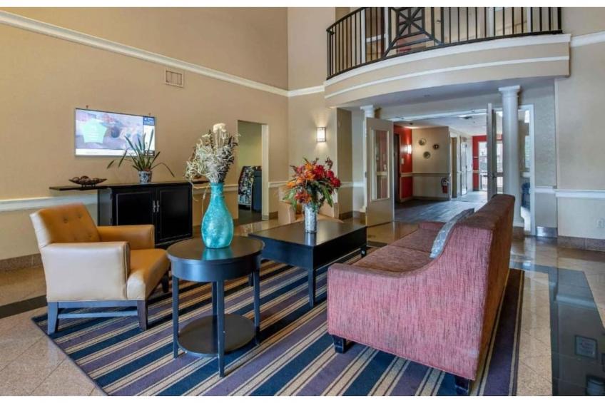 2 Full Beds | Suite, Non-Smoking, Kitchen - foto 40