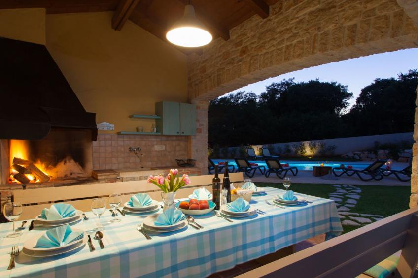 Villa mit Pool, Garten und Sommerküche - foto 53