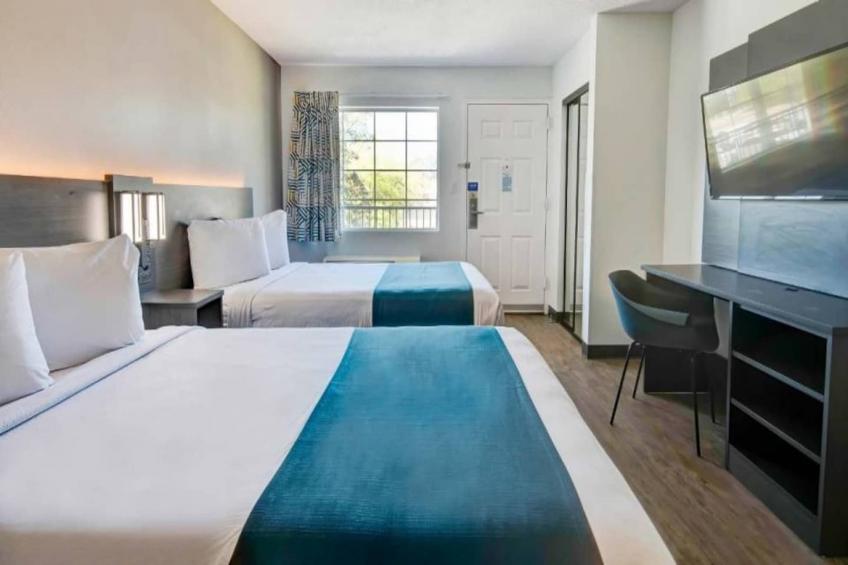 2 Full Beds  Smoking - foto 12