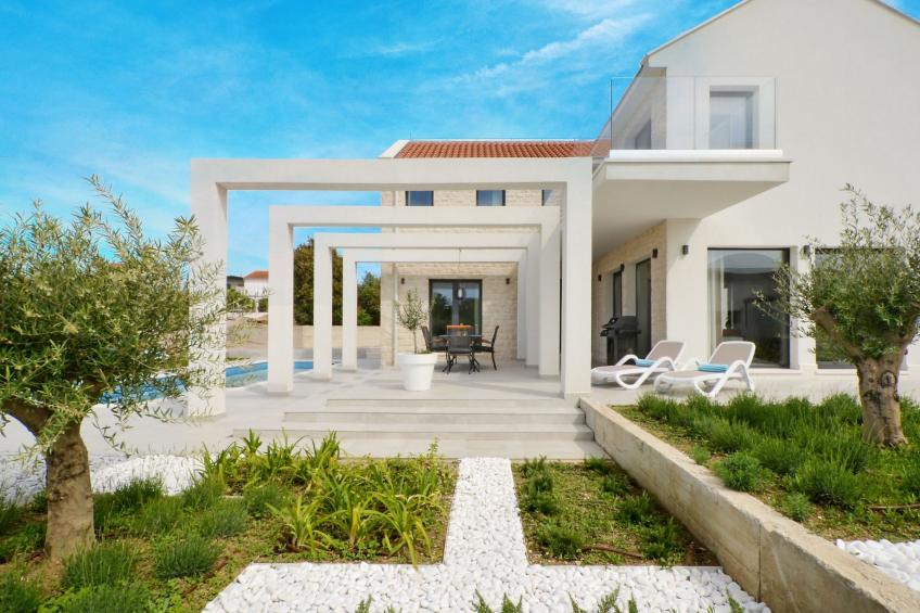 Haus in Dvornica mit privatem Parkplatz