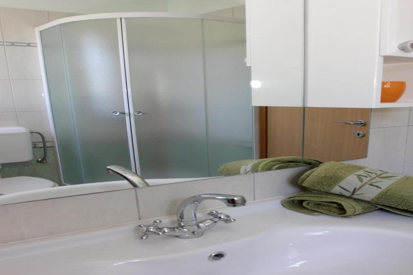 Holiday House Pine Tree - Three Bedroom Holiday Home with Pool - foto 13