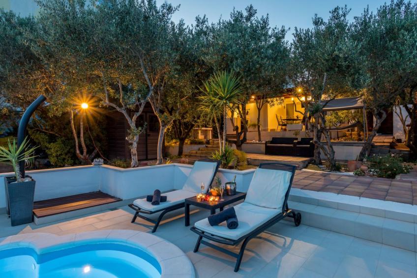 Geräumiges Ferienhaus mit Terrasse und Garten - foto 7