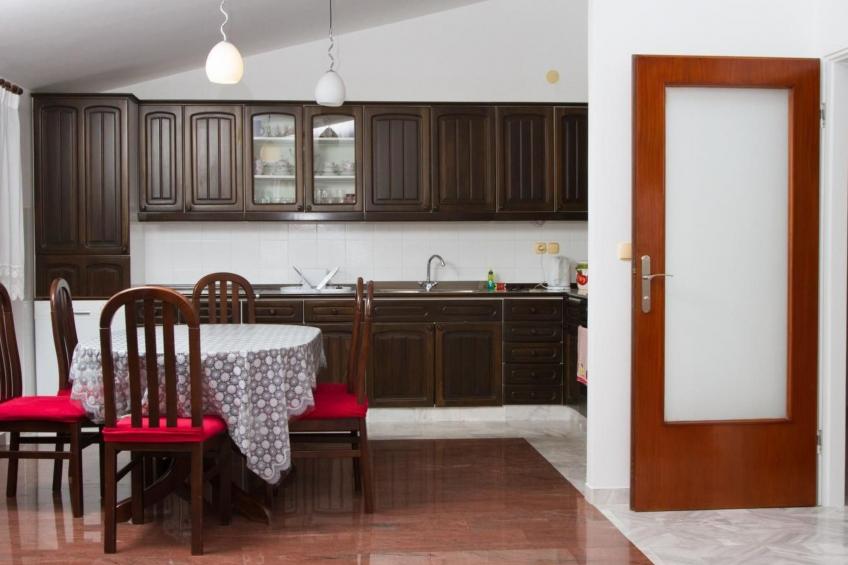 Große Ferienwohnung in Duće mit Privatem Balkon und Meerblick - foto 7