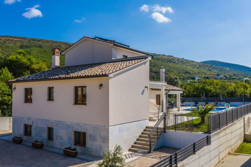 Elegantes Escape mit Pool und Panoramablick - foto 50