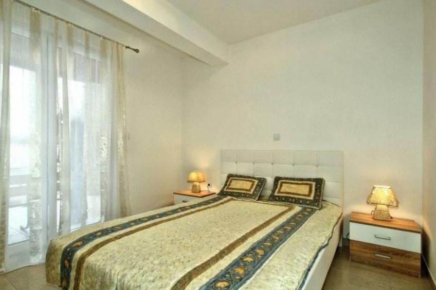 mit Pool, Terrasse und Parkplatz - foto 12