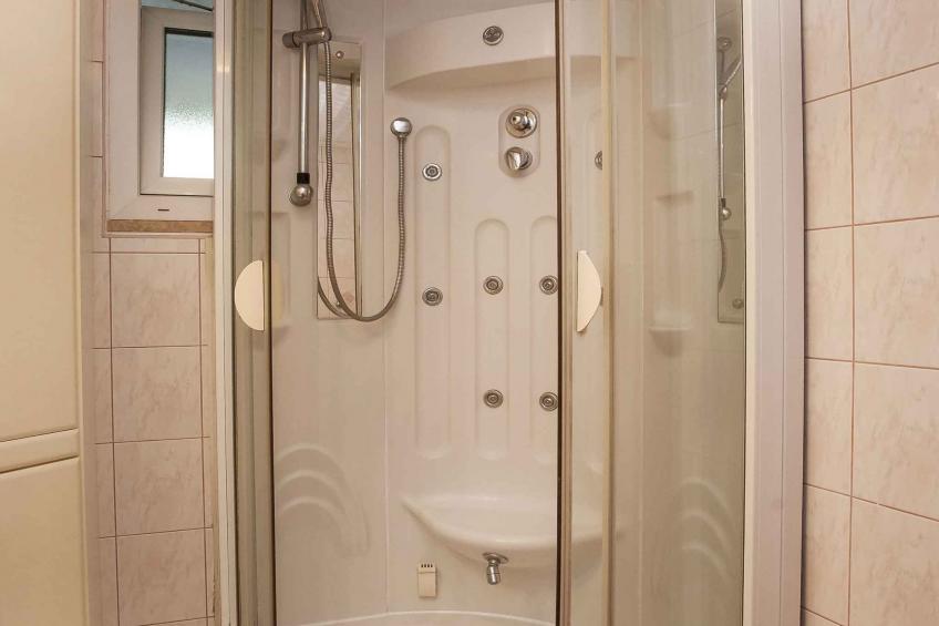 Holiday apartment with whirlpool bathtub and barbecue - BF-6YTN - foto 11