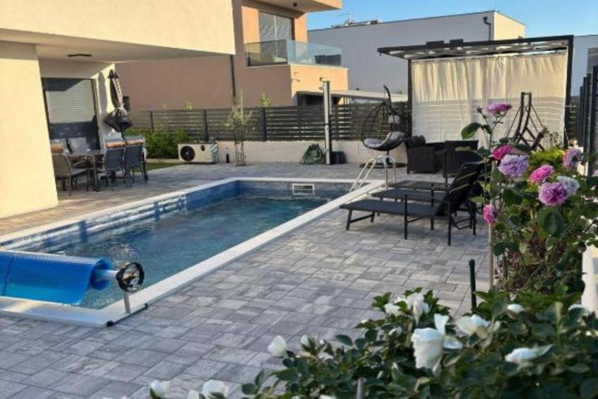 Villa With Pool - foto 25