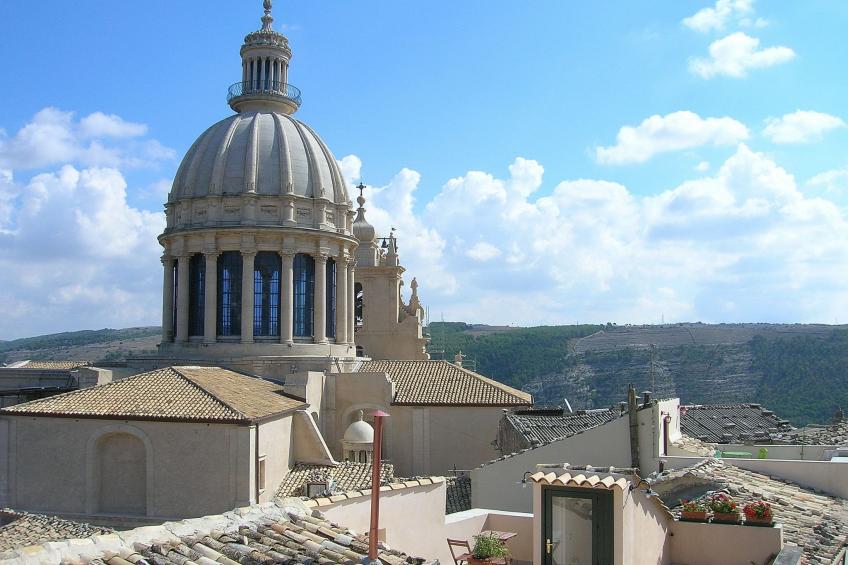 Charmantes Dachgeschoss mit Terrasse mit Blick auf die Landschaft. - foto 36