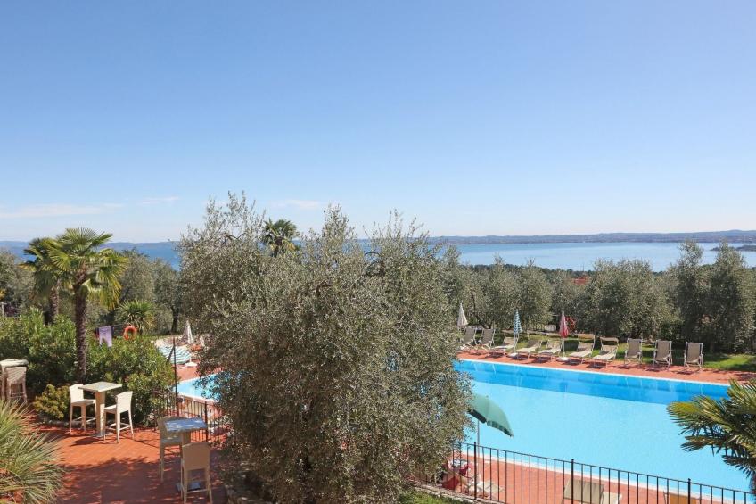 Helle Wohnung in den Hügeln des Gardasees