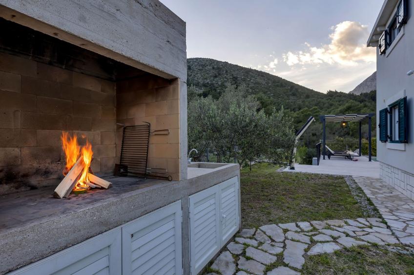 Alleinstehendes Ferienhaus mit Pool und drei Schlafzimmer - foto 15