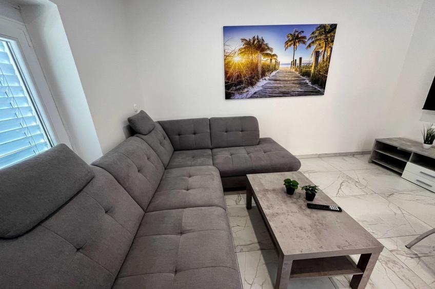 Delightful Cozy Riverside Apartment - One Bedroom Apartment with Terrace - foto 4