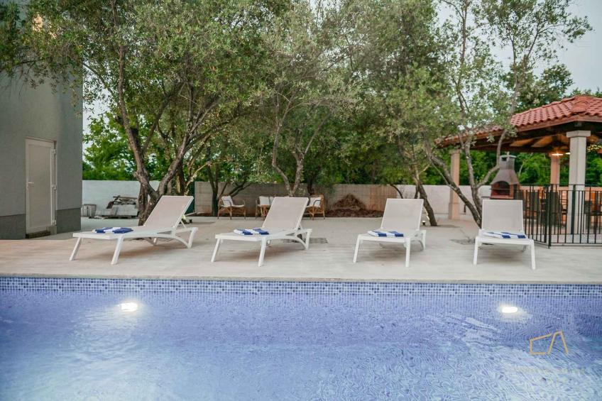 Vakantiehuis Gezinsvriendelijke Villa Maria met buitenzwembad en barbecue op Krk - BF-9P76G - foto 10